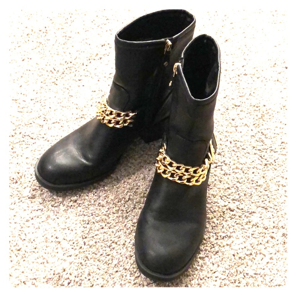 Chain link booties